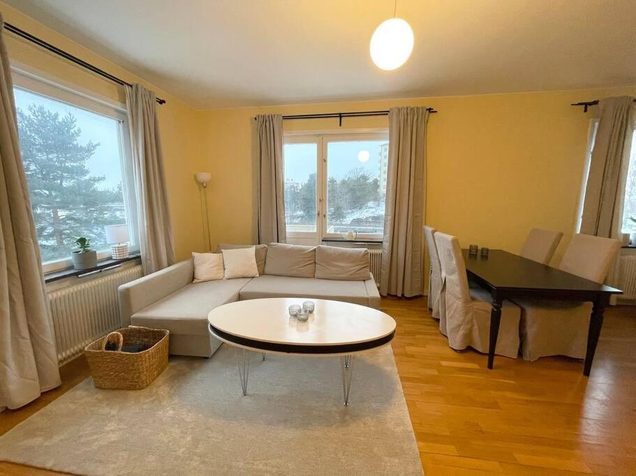 Apartament Trivsamma Lagenheter Med Fri Parkering Sztokholm Zewnętrze zdjęcie