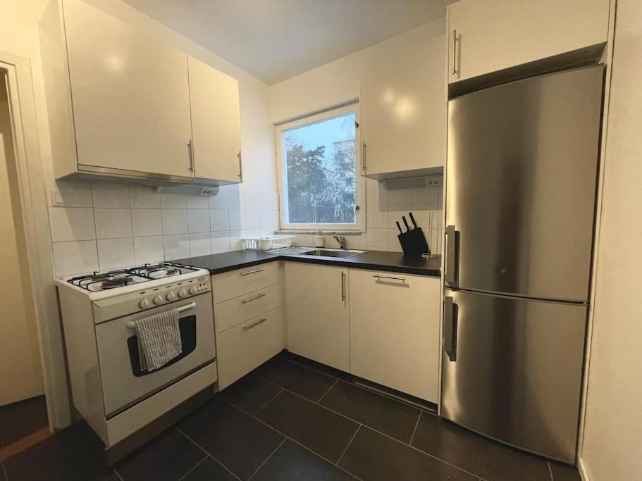Apartament Trivsamma Lagenheter Med Fri Parkering Sztokholm Zewnętrze zdjęcie