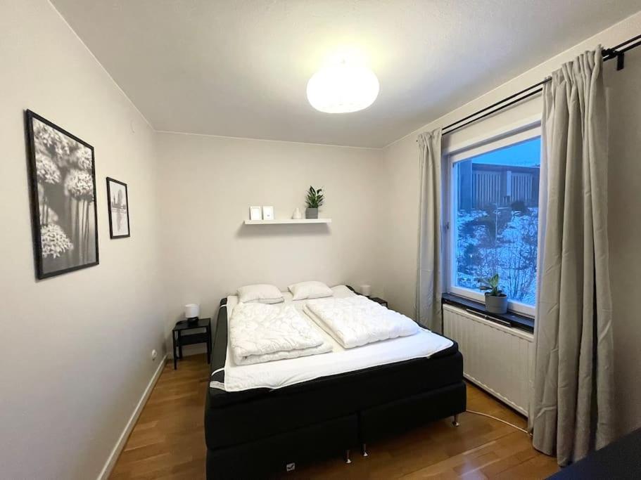 Apartament Trivsamma Lagenheter Med Fri Parkering Sztokholm Zewnętrze zdjęcie