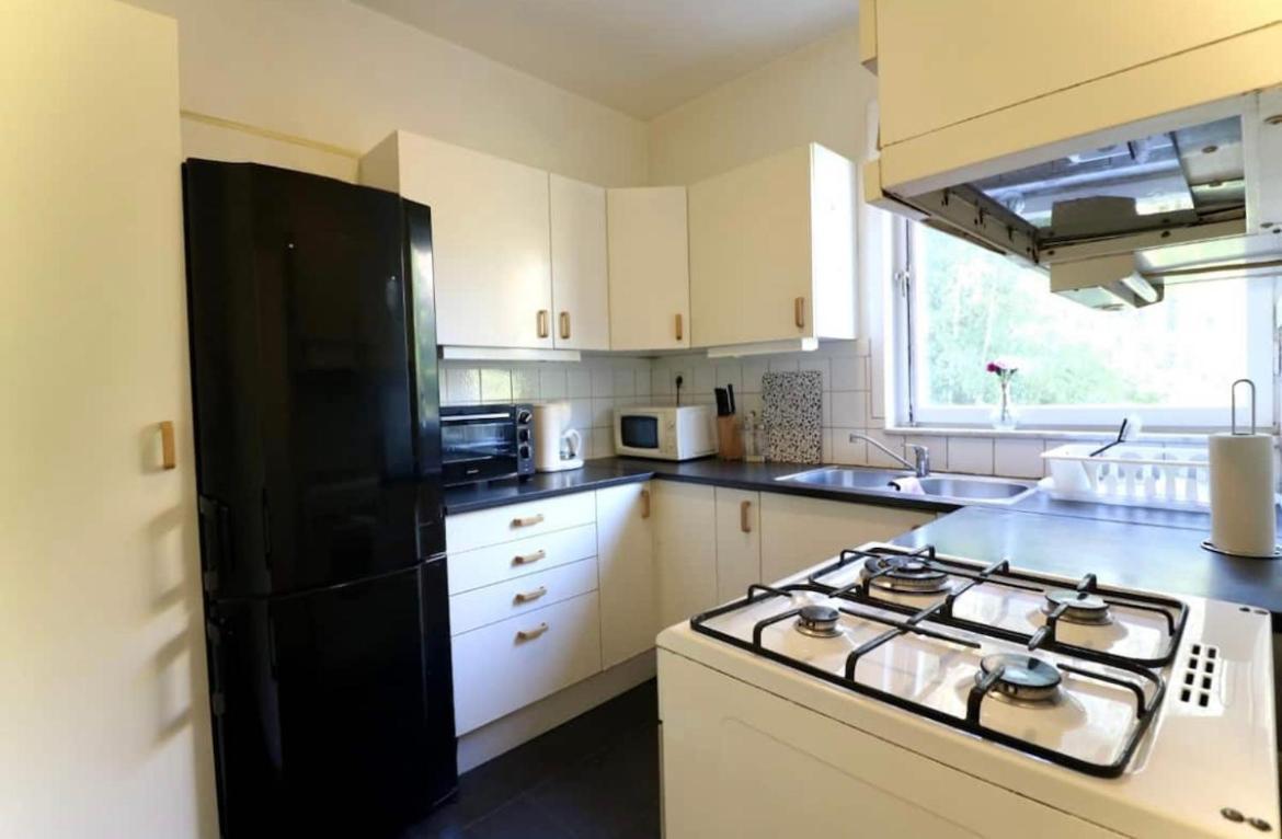 Apartament Trivsamma Lagenheter Med Fri Parkering Sztokholm Zewnętrze zdjęcie